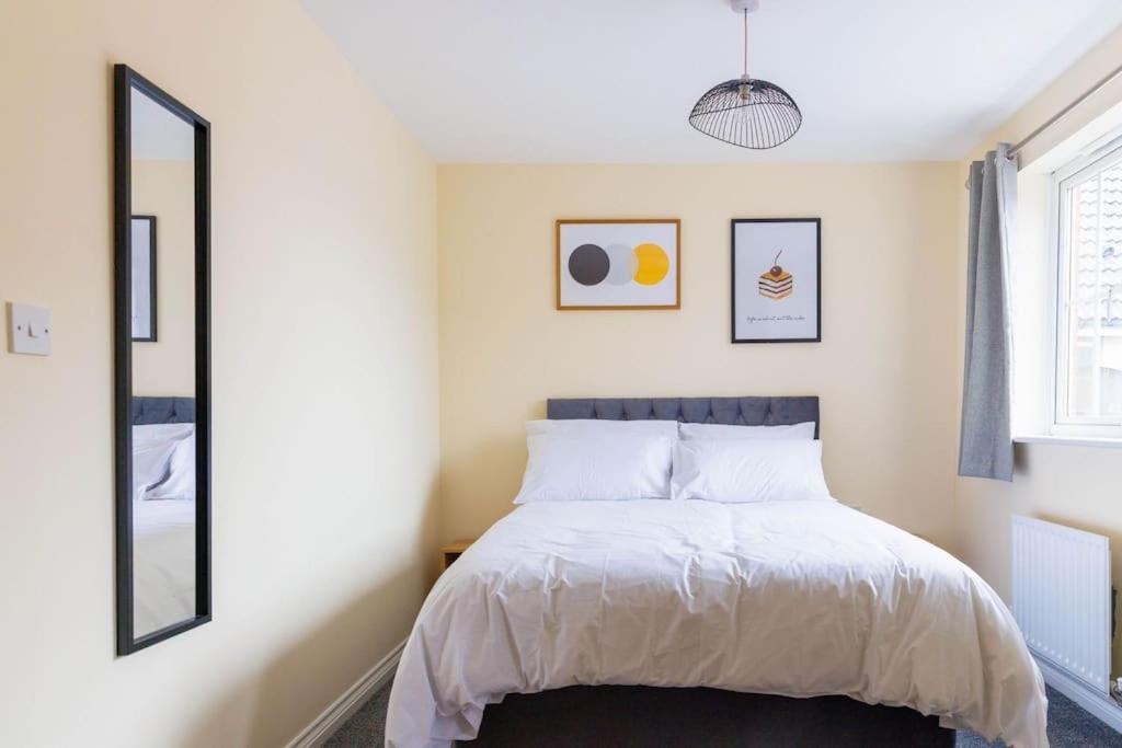 Stylish 3 Bedroom And Free Parking Thamesmead  المظهر الخارجي الصورة