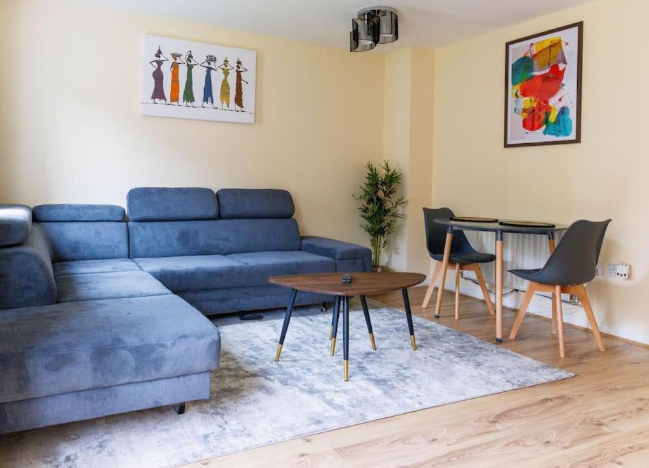 Stylish 3 Bedroom And Free Parking Thamesmead  المظهر الخارجي الصورة