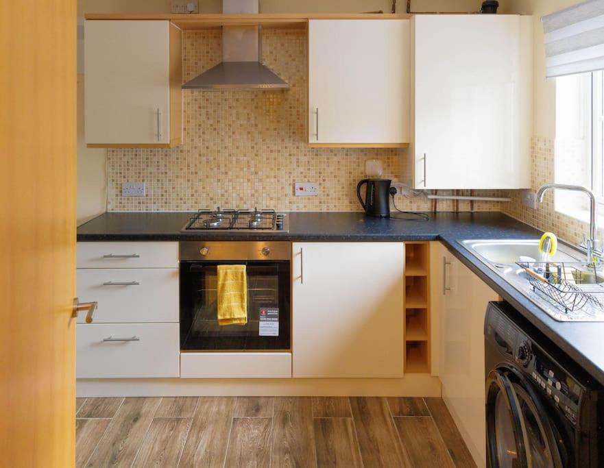 Stylish 3 Bedroom And Free Parking Thamesmead  المظهر الخارجي الصورة