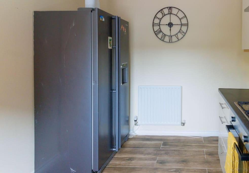 Stylish 3 Bedroom And Free Parking Thamesmead  المظهر الخارجي الصورة