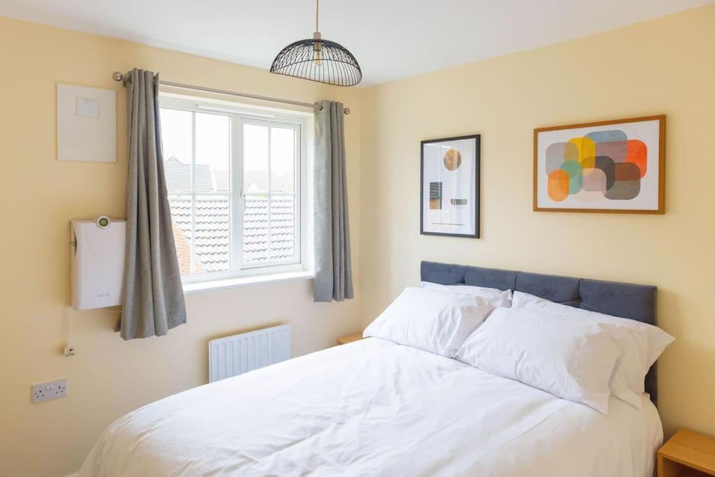 Stylish 3 Bedroom And Free Parking Thamesmead  المظهر الخارجي الصورة